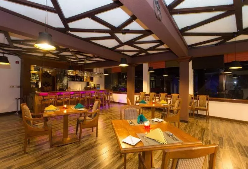 Hotel Heaven Seven  Nuwara Eliya