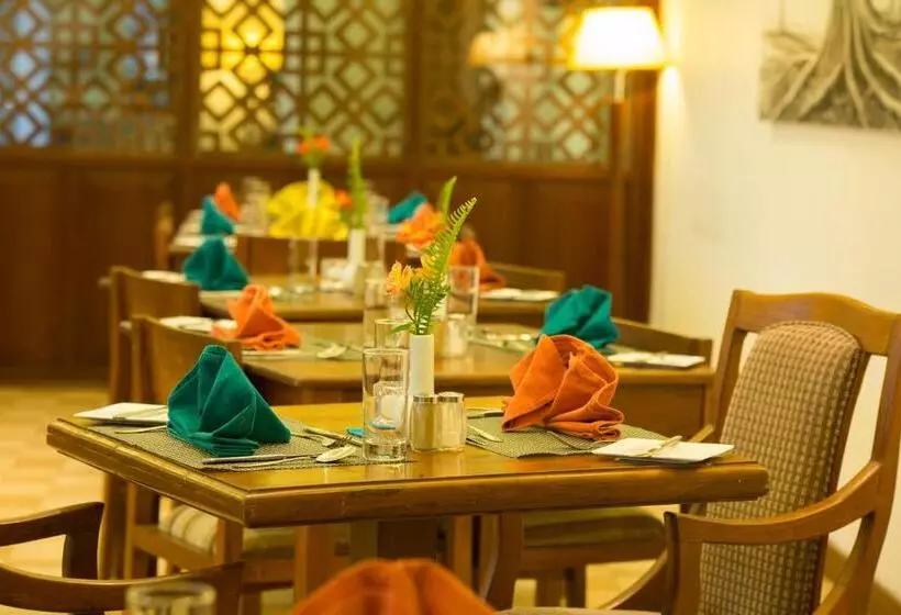 Hotel Heaven Seven  Nuwara Eliya