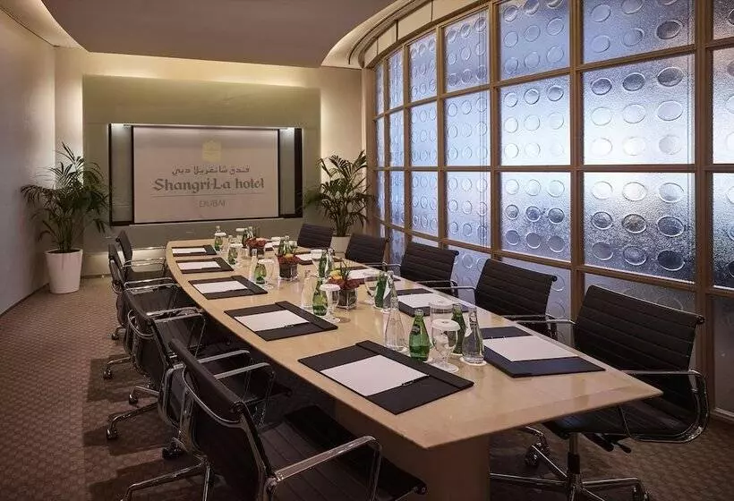 酒店 Shangri La Apartments