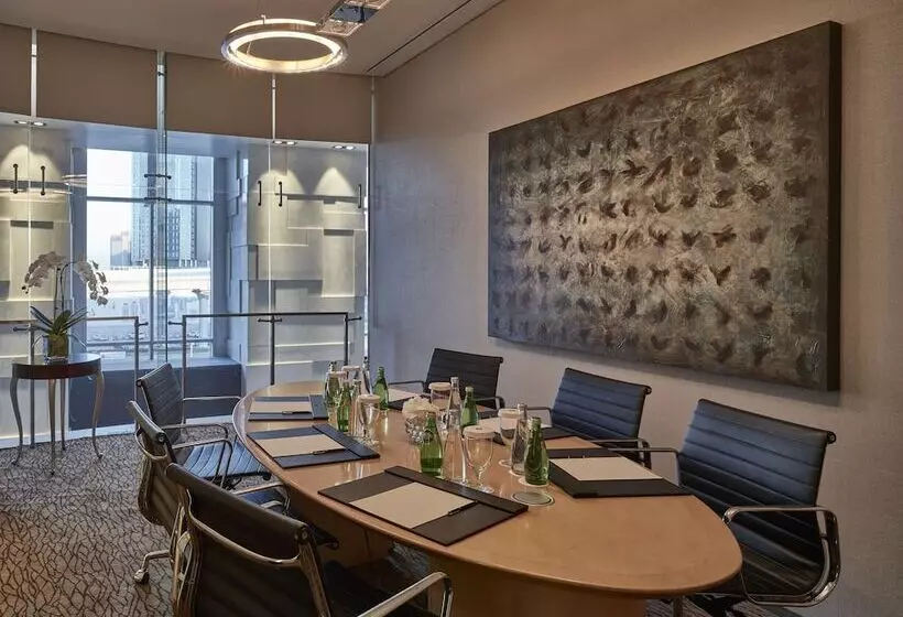 酒店 Shangri La Apartments