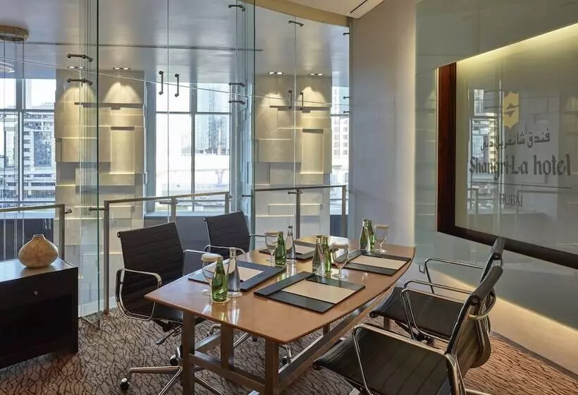 酒店 Shangri La Apartments