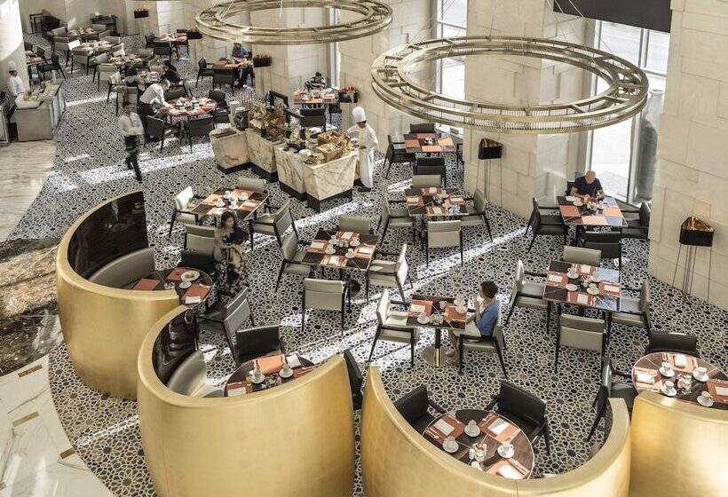 Отель Shangri La Apartments