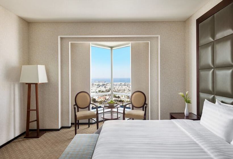 Отель Shangri La Apartments