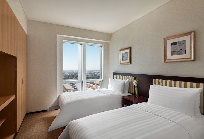 Отель Shangri La Apartments