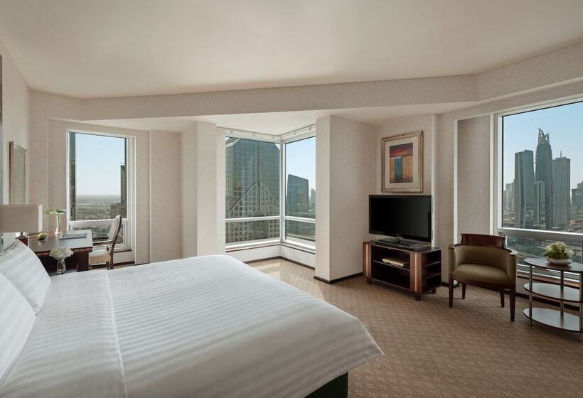 Отель Shangri La Apartments