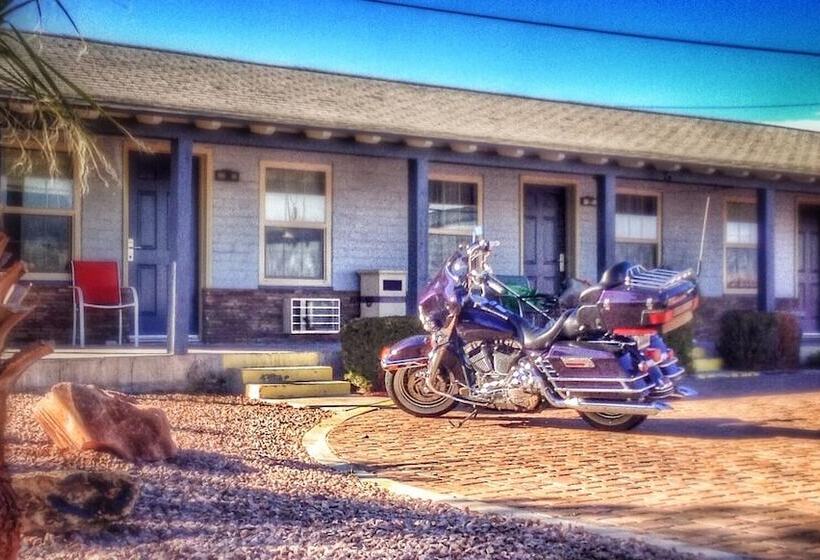 Отель Sterling Gardens