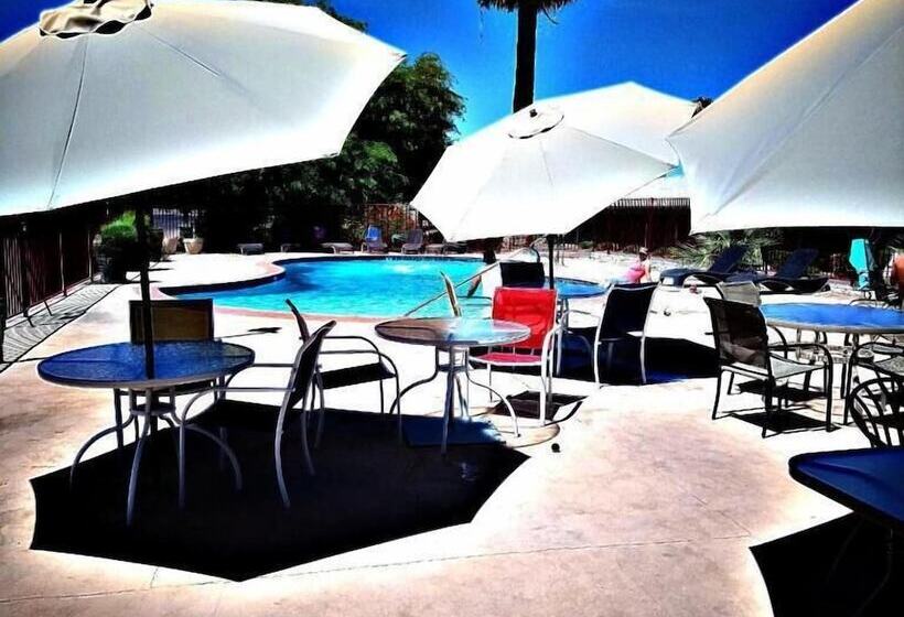 Отель Sterling Gardens