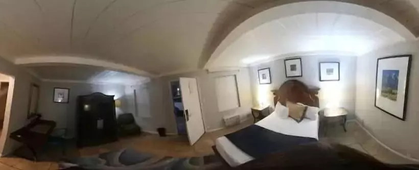 هتل Sterling Gardens