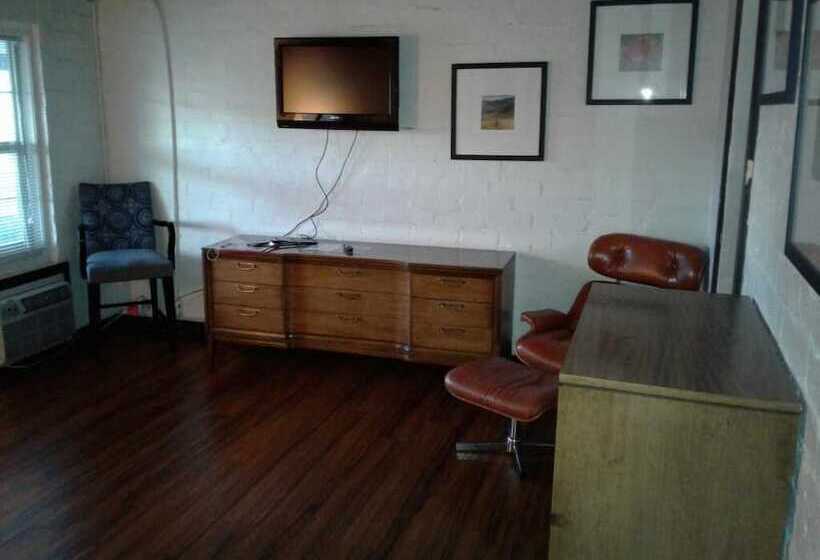 Отель Sterling Gardens