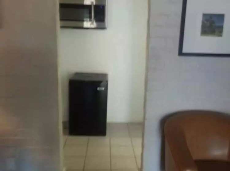 هتل Sterling Gardens