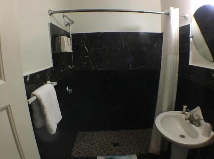 Отель Sterling Gardens