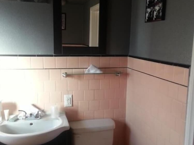 Отель Sterling Gardens