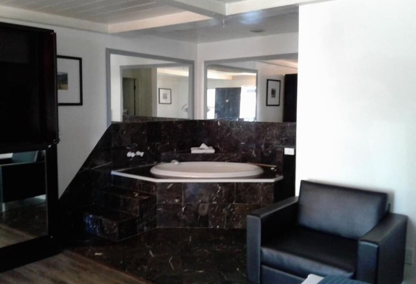 Отель Sterling Gardens