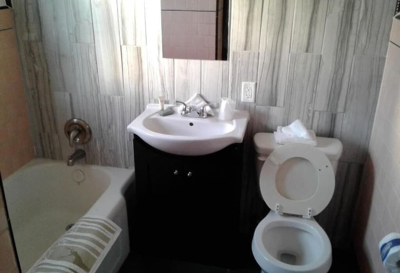 Отель Sterling Gardens