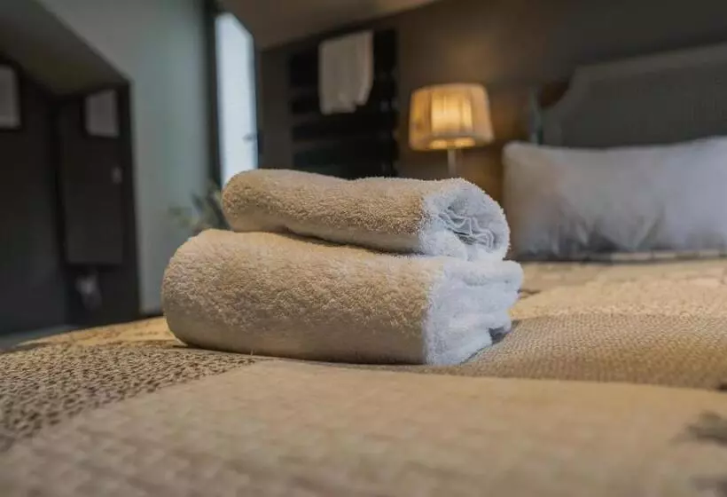 Hotel The Old Hall Inn