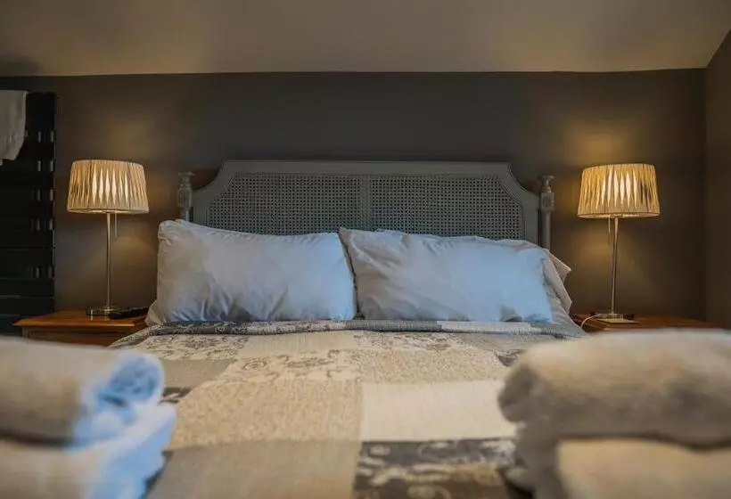 Hotel The Old Hall Inn