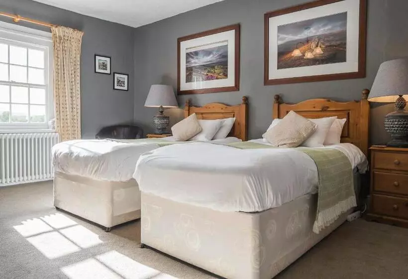 Hotel The Old Hall Inn