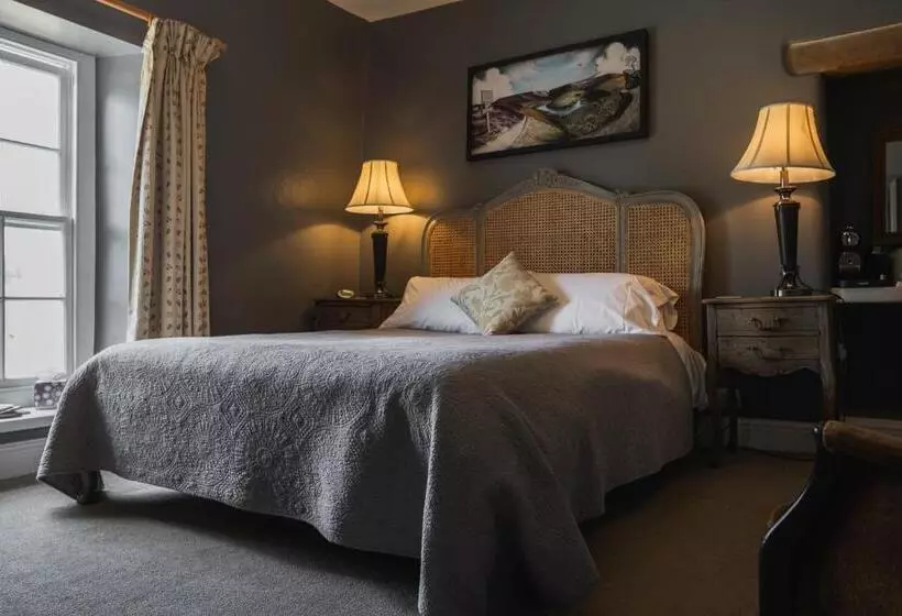 Hotel The Old Hall Inn