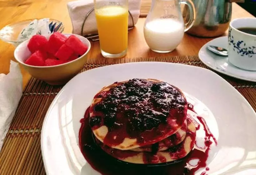 Lajuela Bnb & Hostel