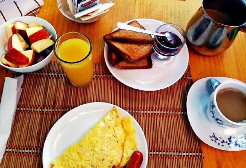 Lajuela Bnb & Hostel