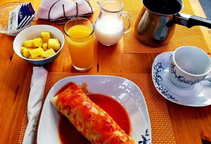 Lajuela Bnb & Hostel