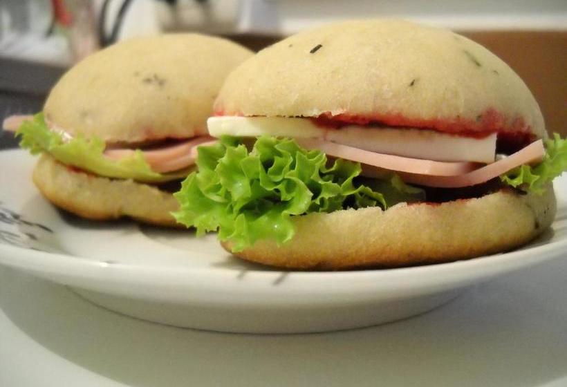 Lajuela Bnb & Hostel