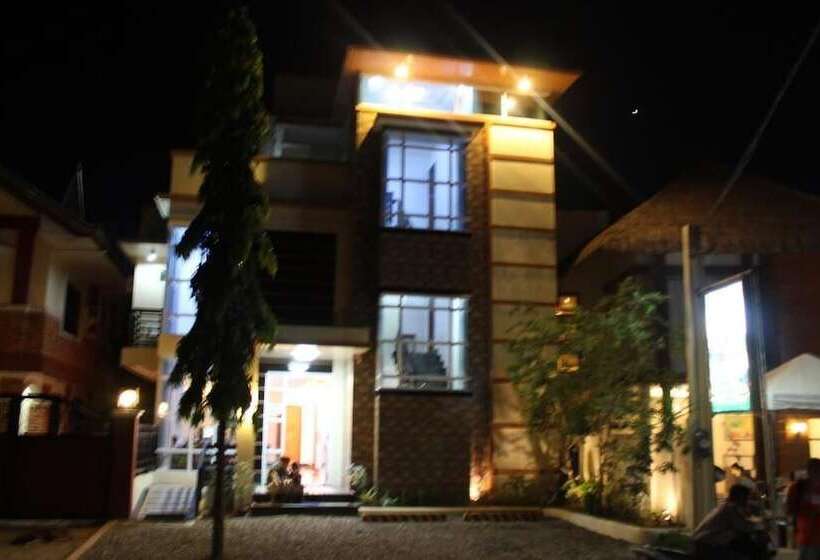 פנסיון Citrine Tourist Travel Lodge