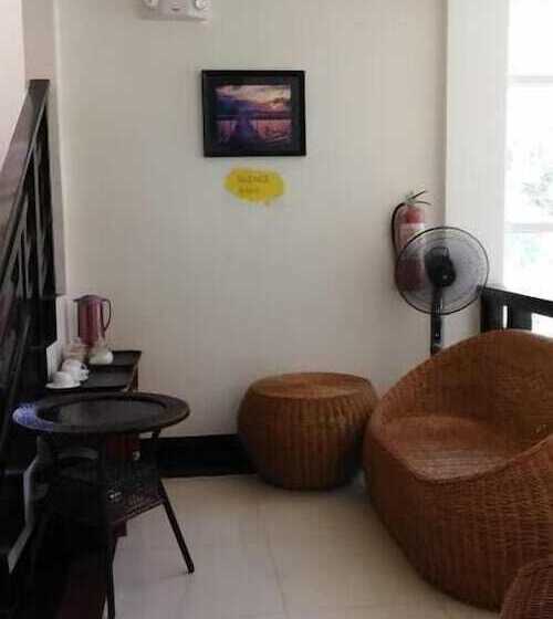 פנסיון Citrine Tourist Travel Lodge