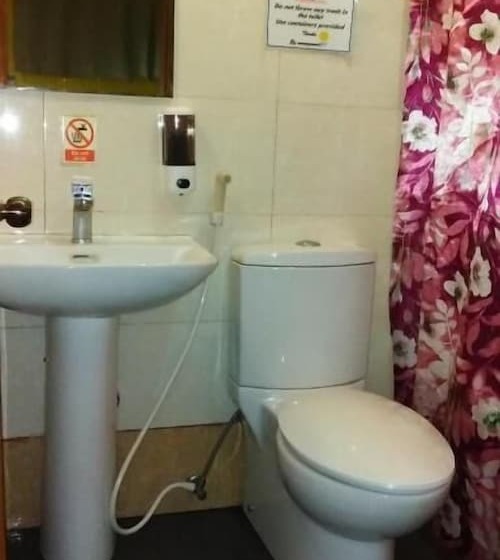 פנסיון Citrine Tourist Travel Lodge