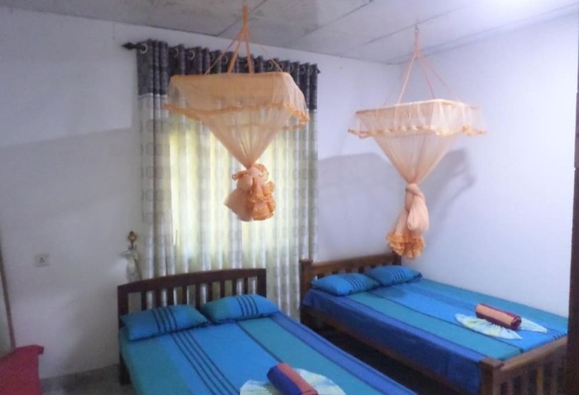 Пансион Pradeepa Guest House