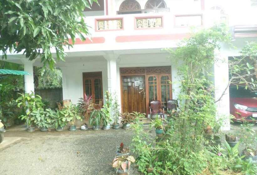 Пансион Pradeepa Guest House