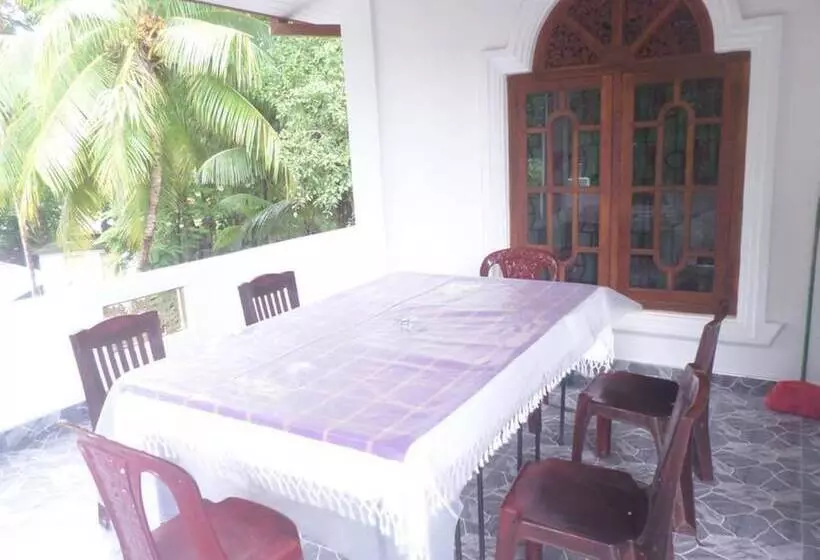 Majatalo Pradeepa Guest House