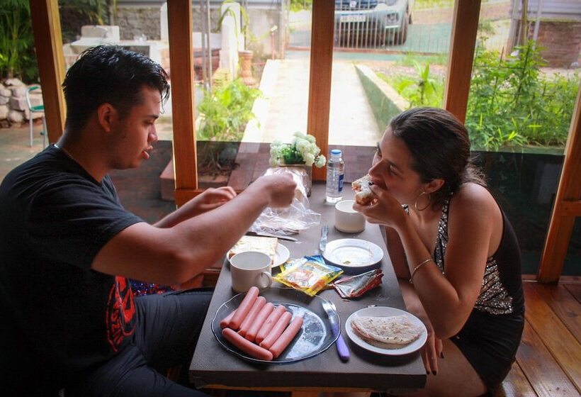 Bed and Breakfast Hostel Haus