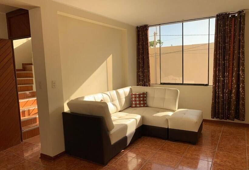 簡易ホテル Antares Pisco