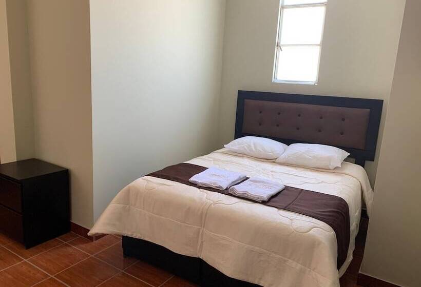 簡易ホテル Antares Pisco