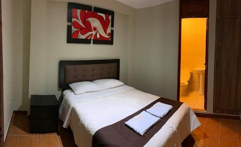 簡易ホテル Antares Pisco