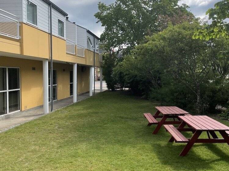 فندق فئة نجمة واحدة Auning Kro