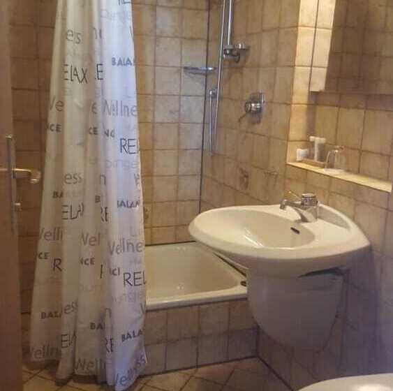 פונדק Gasthof Rössle