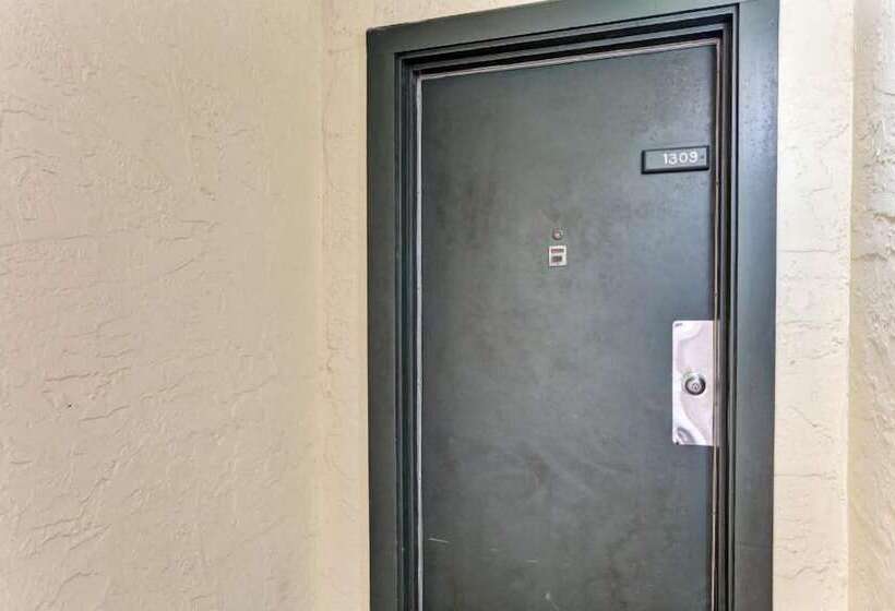 Отель 1309 Shipwatch