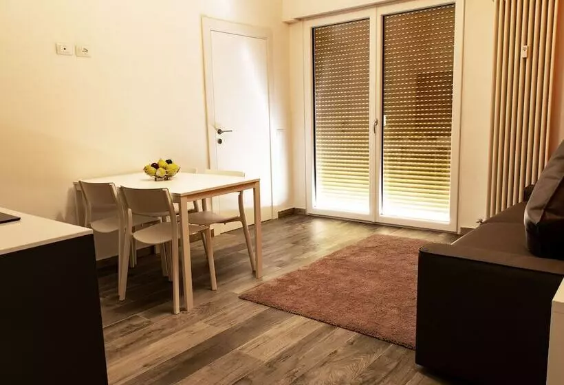 هتل Ariston Apartment