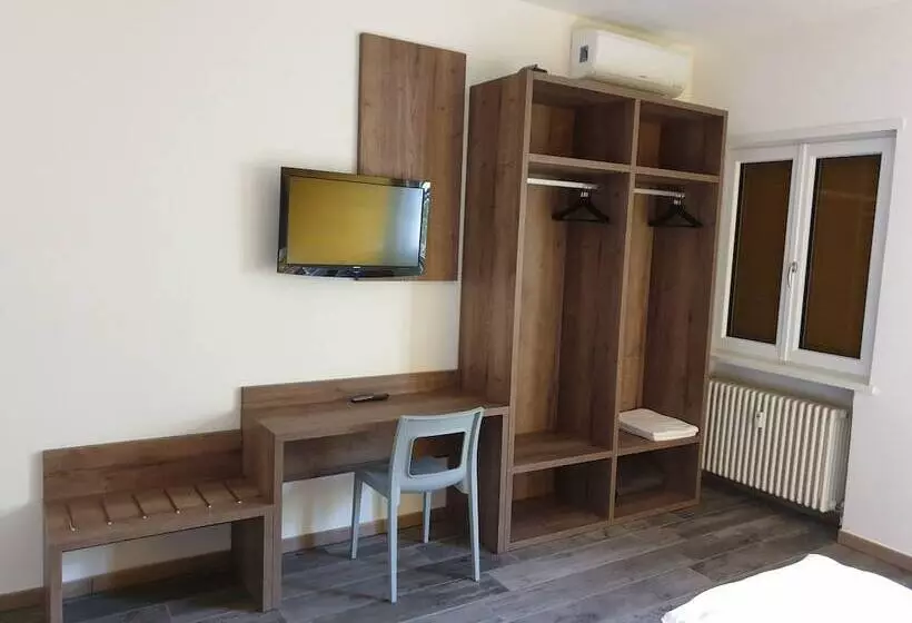 هتل Ariston Apartment