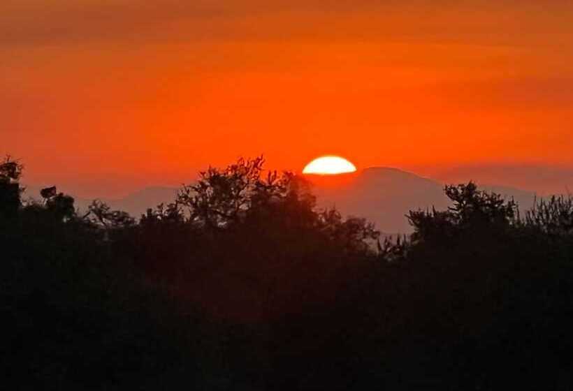 هتل Buckswood Hilltops