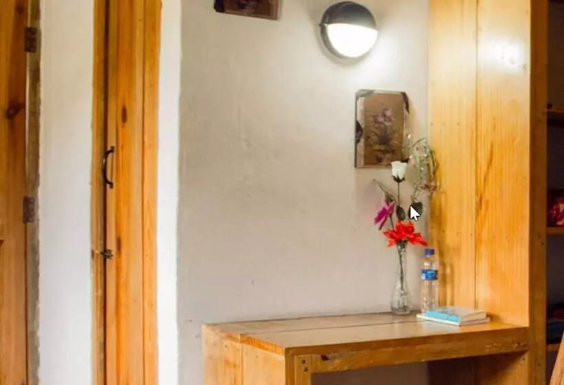 Hotelli Cabañas Alla Arriba