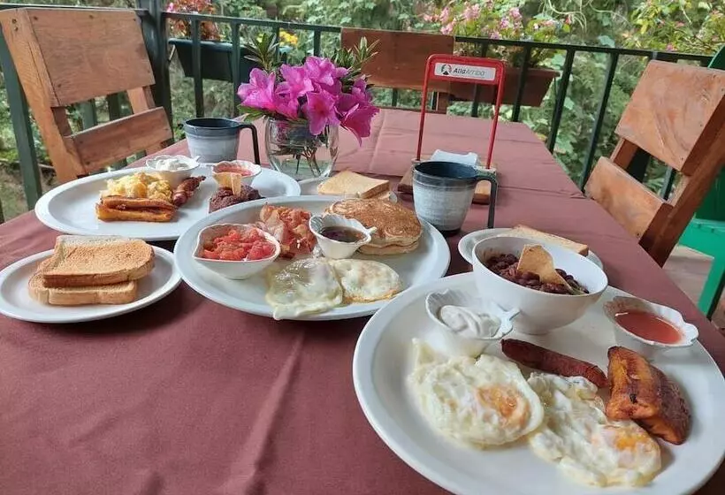 Hotelli Cabañas Alla Arriba