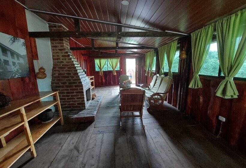 فندق Cabañas Alla Arriba