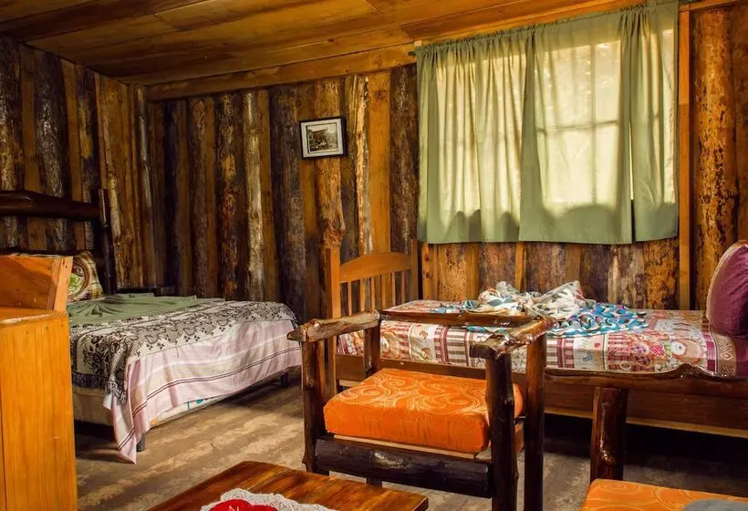 Hotelli Cabañas Alla Arriba