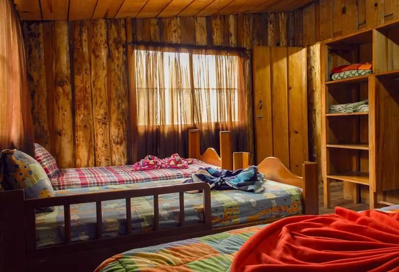 Hotelli Cabañas Alla Arriba