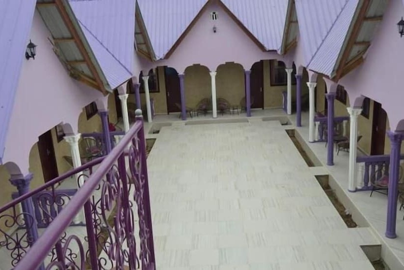 בית מלון כפרי Dalma Zambarau Lodge