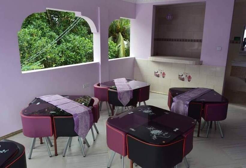 בית מלון כפרי Dalma Zambarau Lodge