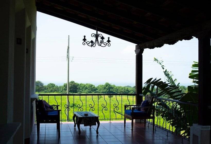 هتل Hostal Las Marias